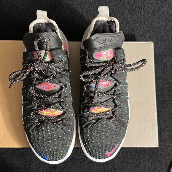 Nike LeBron XVIII “James Gang” / Black - Pink Blast Multi Color - Picture 4 of 13